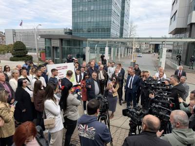  Stanivuković i Minić ispred Vlade: Akcize, marže i „špajz“ Srpske 