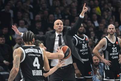  Đoan Penjaroja hvali Nika Kalatesa poslije utakmice Pariz Partizan  