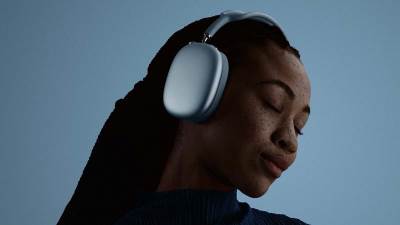  Apple predstavio AirPods Max 2 slušalice 