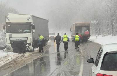  Brojne nezgode i zastoji na planinskim prevojima 
