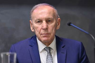  Da li Dragan Džajić ostaje predsjednik Fudbalskog saveza Srbije 