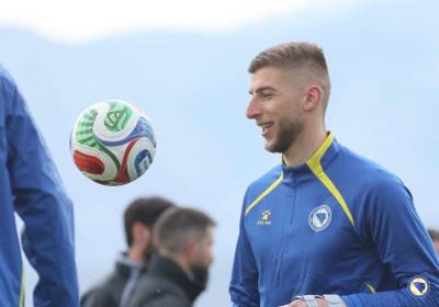  Prvi trening "zmajeva" u Butmiru pred Vels FOTO 