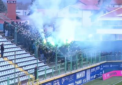  Oglasio se MUP u Širokom Brijegu: Navijači Željezničara napali policajaca, jedna osoba uhapšena 