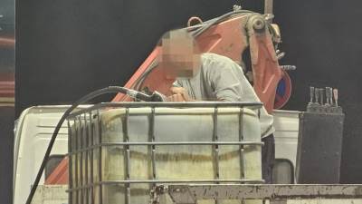  Scena u Dalmaciji: Natočio gorivo u džinovski rezervoar 