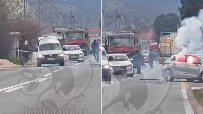  haos u mostaru huligani zapalili automobil 