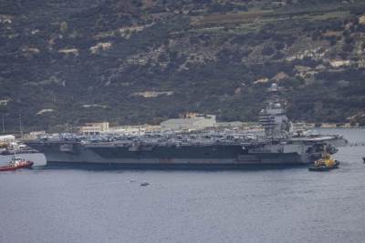  Najveći nosač aviona na svijetu stigao u Split:  