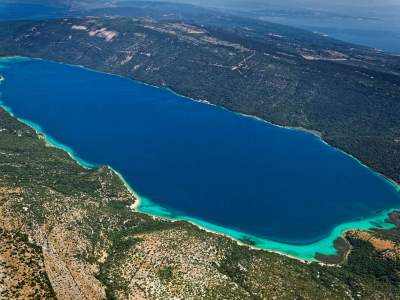  Zašto je Vransko jezero tako posebno da je do njega zabranjen pristup? 