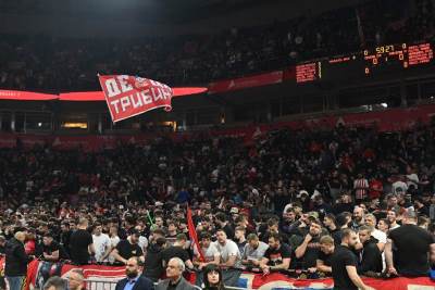  Sukob na tribinama Arene gdje su Delije 