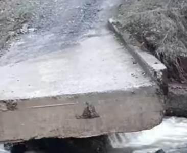  Problemi za povratnike kod Lukavca: Oštećena putna komunikacija ka selu Gornja Brijesnic 