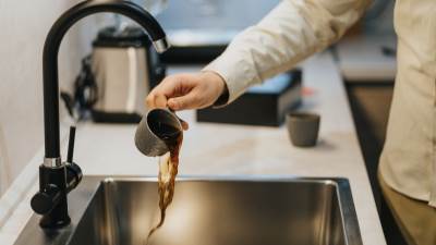  Šta nikada ne treba sipati u sudoper 