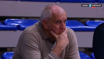  Željko Obradović gleda meč Makabi Hapoel 