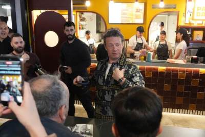  Džejmi Oliver na pijaci u Beogradu isprobavao kajmak 