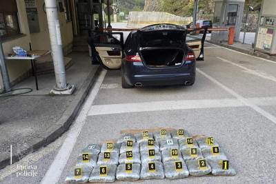  Zaplijenjeno 25 pakovanja marihuane na Šćepan Polju 