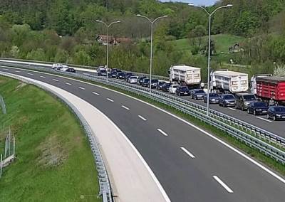  Teška saobraćajka auto-putu "9. januar": Zbog zastoja vozila se vraćaju prema Prnjavoru 