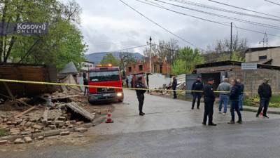  Bageri u Sjevernoj Mitrovici: Srušene garaže u vlasništvu Srba, tvrde da je sve urađeno bez odobrenja inspekcije 