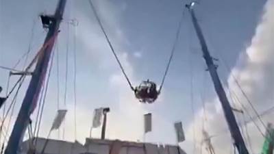  Pukla sajla na vašarskoj kapsuli, povrijeđeno četvoro 