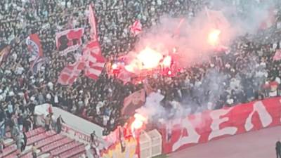  Delije palile hrvatske zastave na derbiju Zvezda - Partizan 