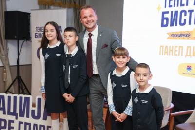  Nabavka uniformi za osnovce: Banjalučka firma dobila posao vrijedan blizu 80.000 KM 