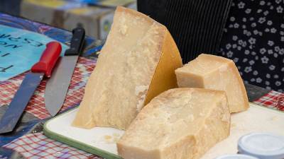  Od čega se pravi parmezan i da li je zdrav 