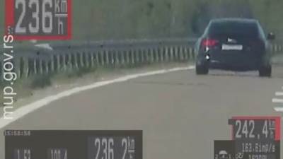  Vozač "audija" jurio skoro 240 kilometara na sat 