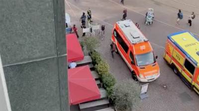  Autom uletio u grupu ljudi u centru Lajpciga: Veliki broj povrijeđenih (Video) 