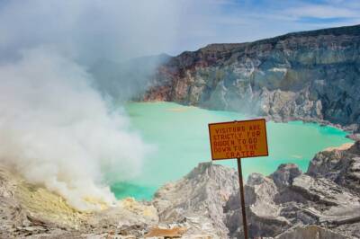  Čudo prirode u Indoneziji: Kako nastaje plava vatra u krateru vulkana Kawah Ijen 