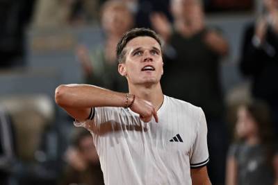  Jakub Menšik o savjetima Novaka Đokovića  