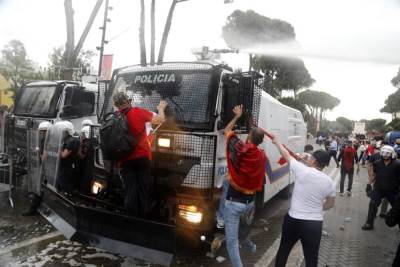  protesti u albaniji zbog projekta džerarda kušnera 