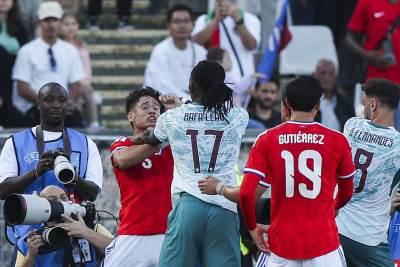  Portugal pobijedio Čile Rafael Leao isključen zbog tuče 