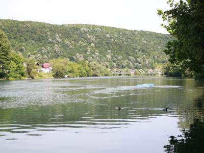  Una 