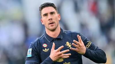  Real Atletiko i Barselona ne žele Dušana Vlahovića 