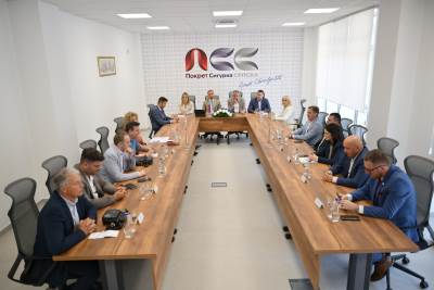  PSS, SDS I NF održali sastanak zbog zaduženja vlade rs 