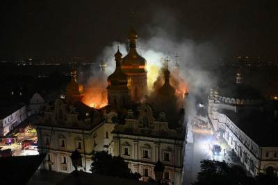  Kijevsko-pečerska lavra u plamenu 