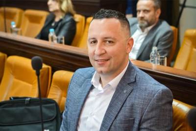  Saša Lazić najavio moguće vraćanje u politiku 