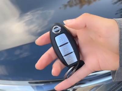  Kako otključati i upaliti auto kada je baterija u ključu prazna 