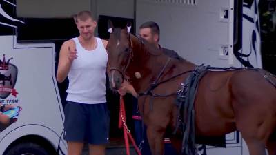  Nikola Jokić na konjičkim trkama prije utakmice Srbija BiH  