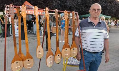  Čuvar tradicije iz Prijedora: Rade Starčević ručno izradio više od 300 tambura 