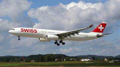  Švajcarski avion prinudno sletio 
