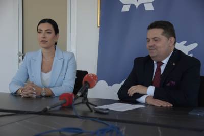  Valentina Kecman i Nenad Stevandić na sastanku 