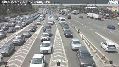  Gužve ka hrvatskom primorju: Kilometarske kolone na autoputu A1 i Krčkom mostu 