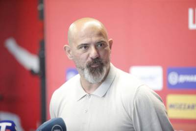  Dejan Stanković pred utakmicu Crvena zvezda Larn  