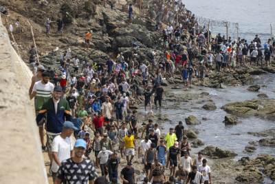  Brod sa više od 160 migranata se zapalio u Lamanšu 
