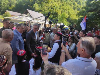  Vučić poručio iz Šipova: Mir i fokus na ekonomiju apsolutni su prioritet za regionalni napredak 