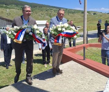 Vučić i Dodik odali počast žrtvama ustaškog terora na Kupresu uz najavu finansijske pomoći mještanima 