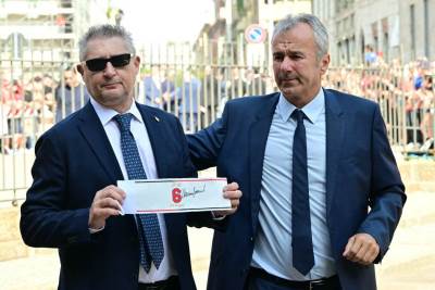  Fudbaleri i navijači se opraštaju od Barezija 