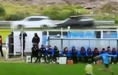  Igrač ispucao loptu i izazvao saobraćajnu nesreću 