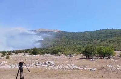  Helikopter MUP-a Srpske gasi požar kod Nevesinja, situacija i dalje teška 