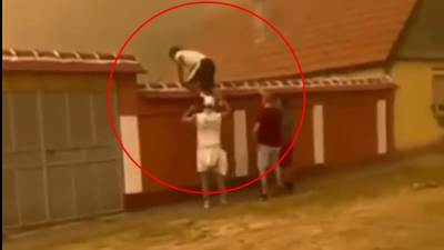  Drama na obodu Deliblatske peščare: Požar stigao do kuća 