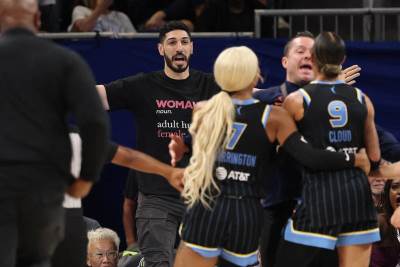  Enes Kanter napravio haos u WNBA zbog majice  
