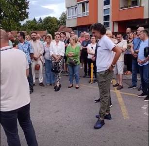  Mještani Rosulja na protestu 